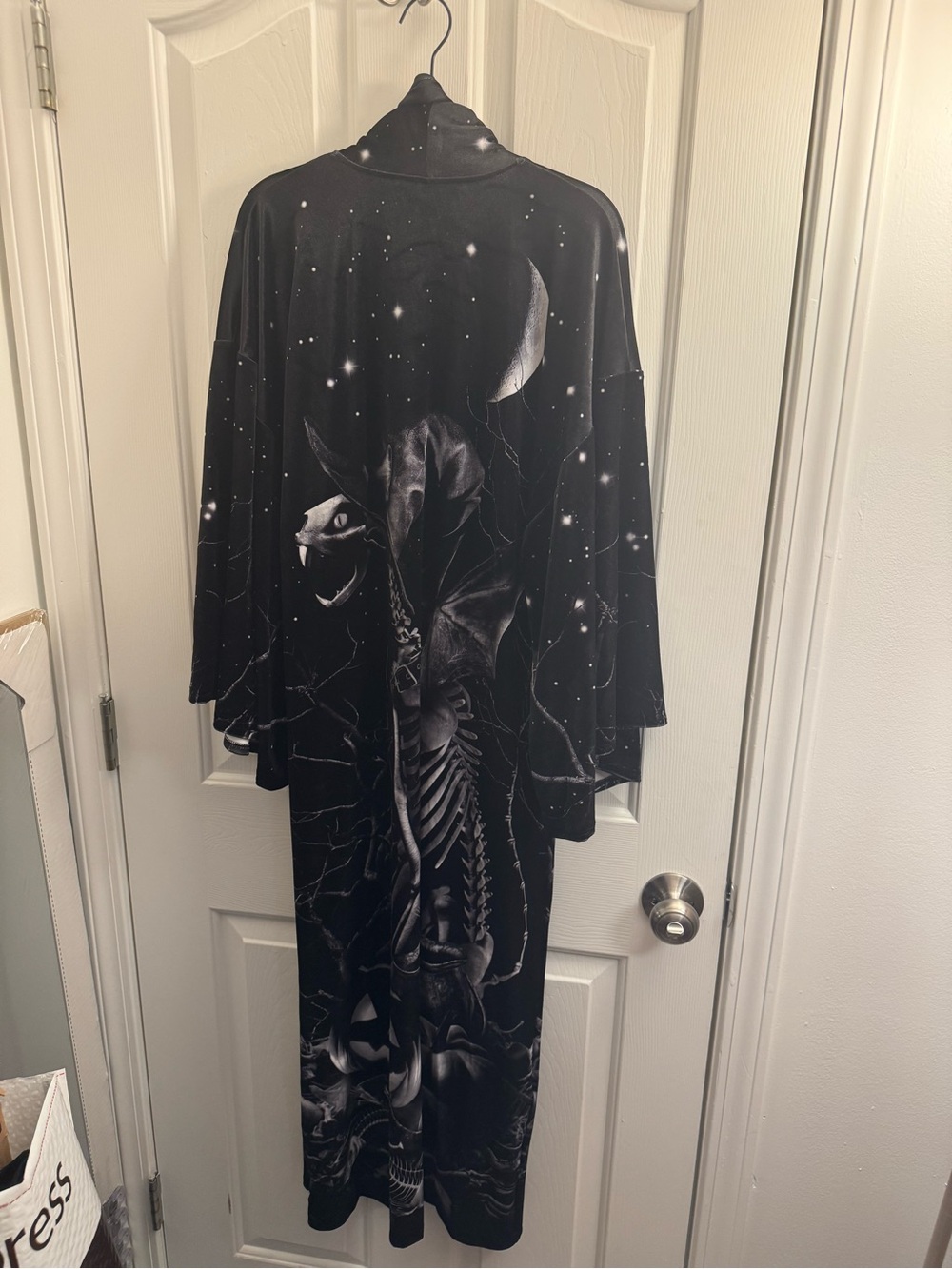 Blackmilk Clothing Magic Death Cat Velvet Swan Kimono - Picture 2 of 4